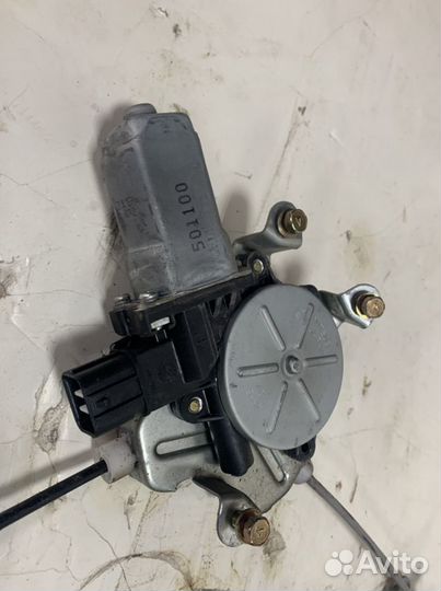 Задний стеклоподъемник Lancer 9