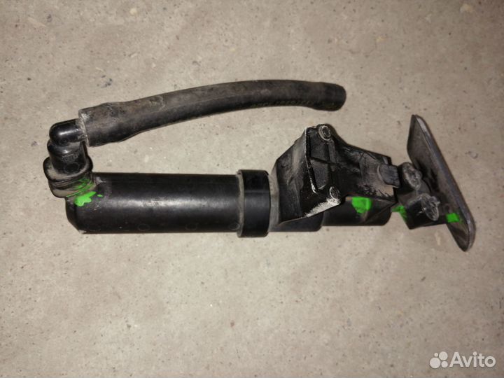 Форсунка омывателя фар Volvo V50