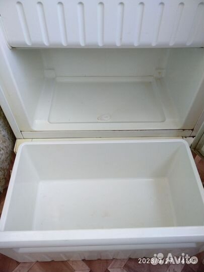 Холодильник бу Stinol 101L