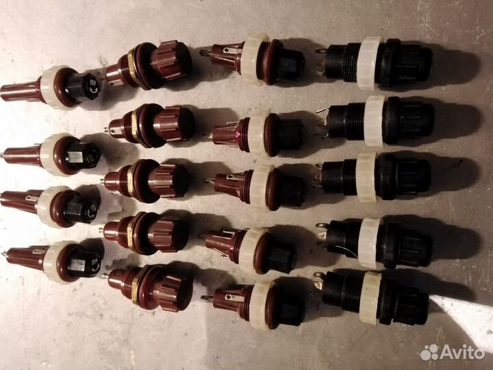 Фонарь сигнальный, держатель предохранителей