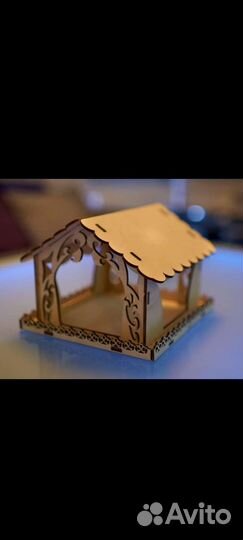 Кормушка для птиц из дерева