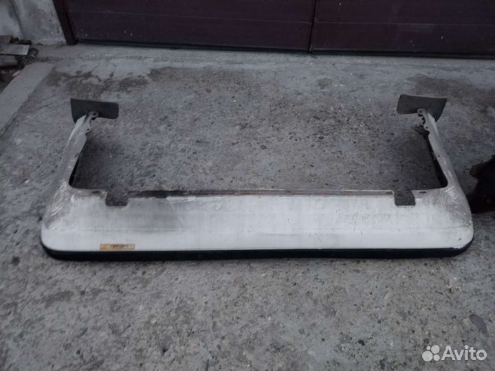 Бампер задний от Тойоты