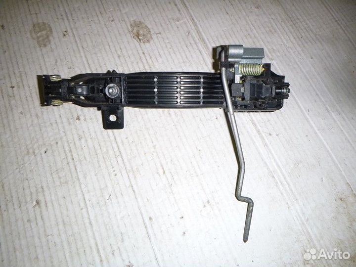 Ручка двери передней наружная правая mazda (GL) 20