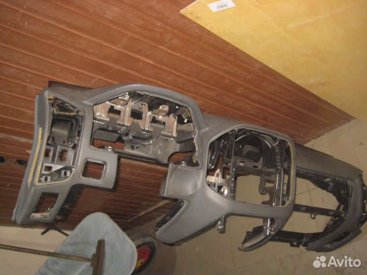 Панель передняя торпедо б/у Pajero 3/Montero 3