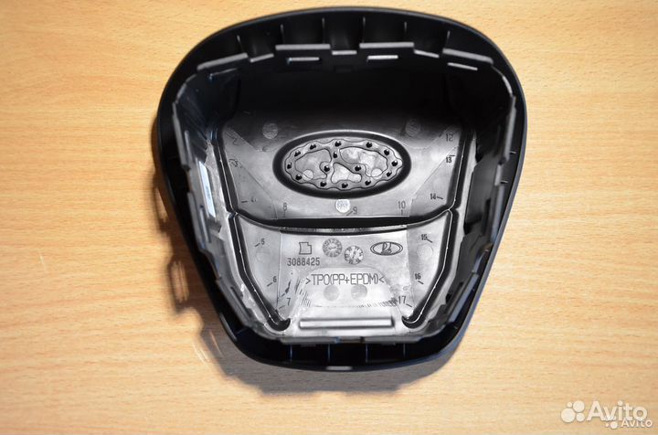 Крышка подушки безопасности Лада Веста Иксрэй