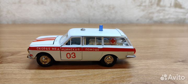 Модель машинки СССР Волга газ-24