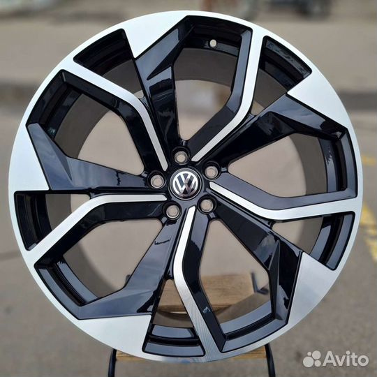 Диски Audi Q7 Q8 Volkswagen Touareg R21 5 112