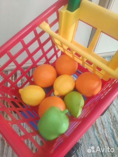 Тележка пластиковая