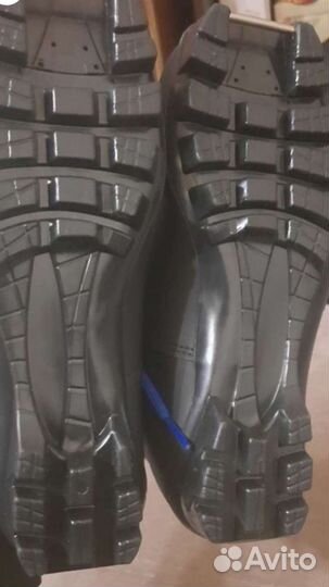 Новые лыжные бот-ки 36 р-р и лыжи в подарок