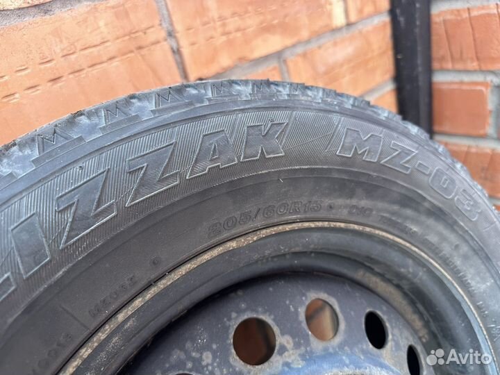 Bridgestone Blizzak MZ-03 205/60 R15
