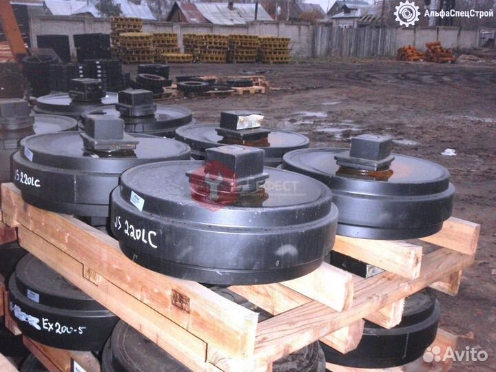 Колесо направляющее Hitachi ZX280-5G 9306002