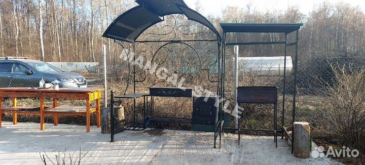 Мангал с крышей