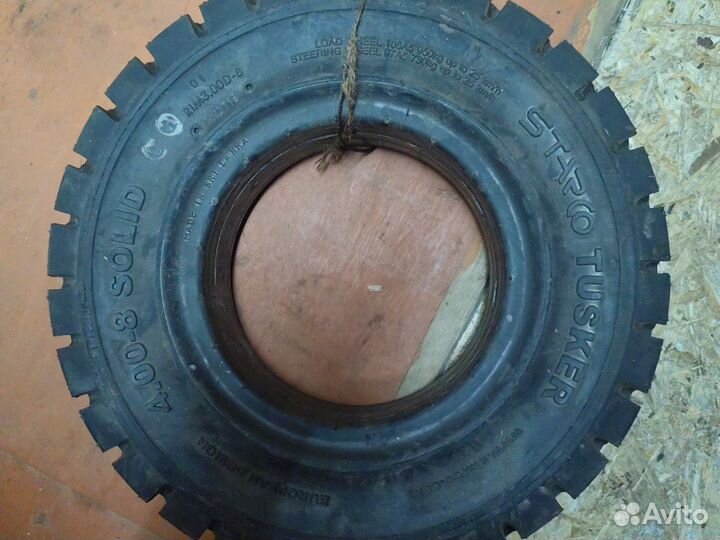 Шину на вилочный погрузчик