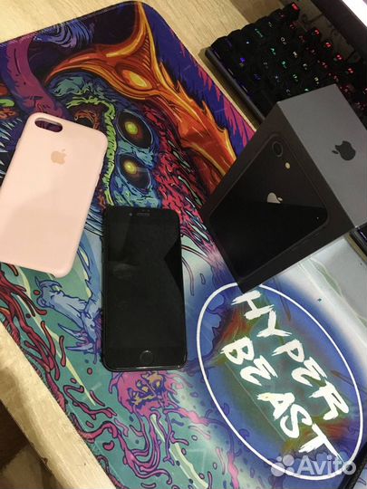 Телефон iPhone 8 64 gb