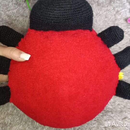 Божья коровка подушка, ручная работа