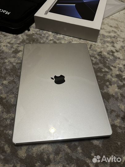 Macbook pro 16 m2 512gb