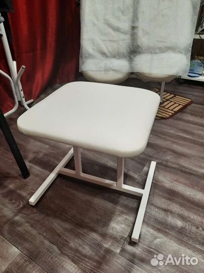 Подставка для ванночки для педикюра