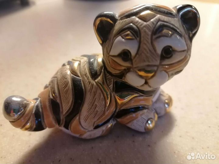 Статуэтки художественные из керамики с позолотой