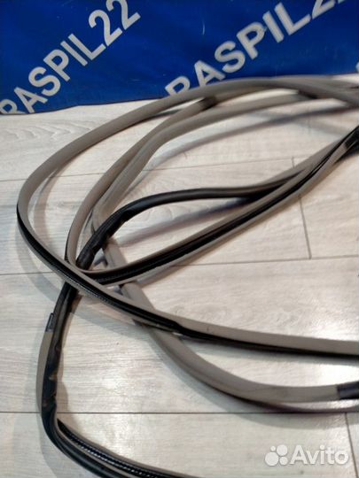 Уплотнитель дверного проема Toyota Mark Ii JZX100