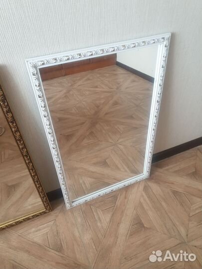 Зеркало в обрамлении