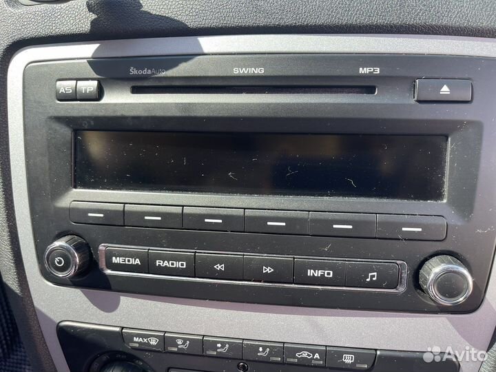 Штатная магнитола на skoda octavia a5