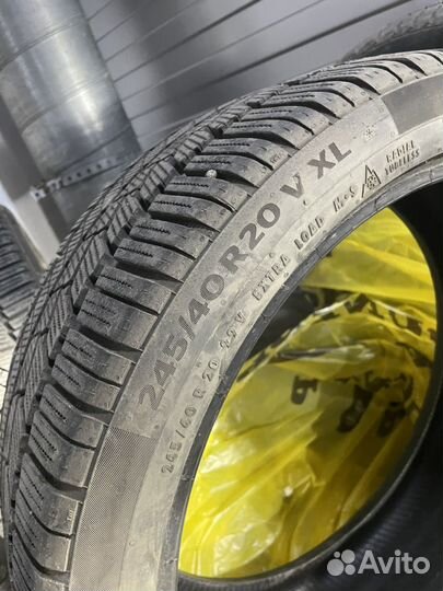 Continental ContiWinterContact TS 860S 245/40 R20 и 275/35 R20 102V