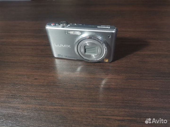 Компактный фотоаппарат