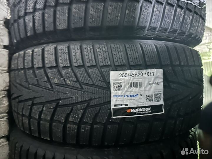 Hankook Winter I'Cept X RW10 255/45 R20 101T
