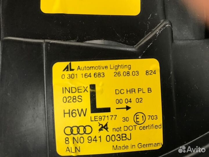 Фара Audi Tt 8N AUQ 2003