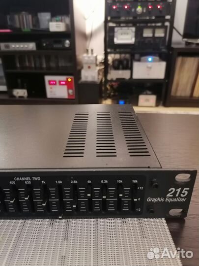 Эквалайзер DBX 215