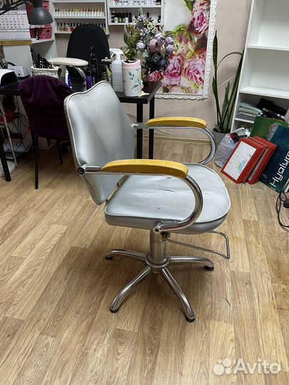 Кресло парикмахерское