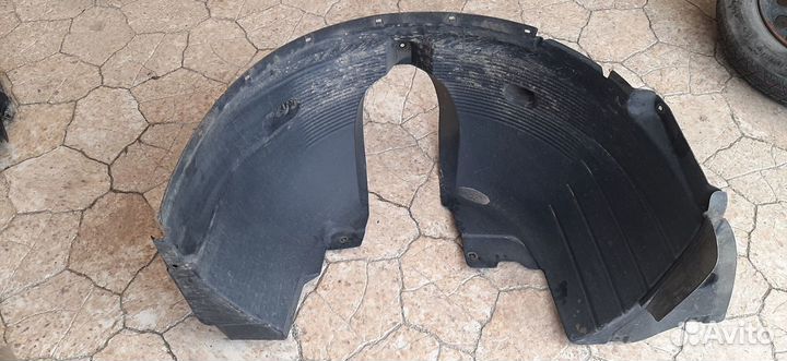 Подкрылок передний BMW X3 E83