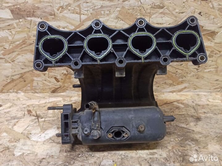 Коллектор впускной Kia Cerato 1