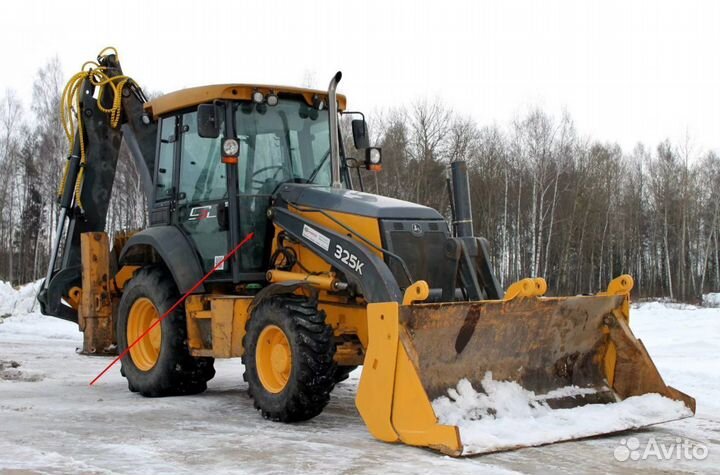 Стекло лобовое нижнее для погрузчика John Deere