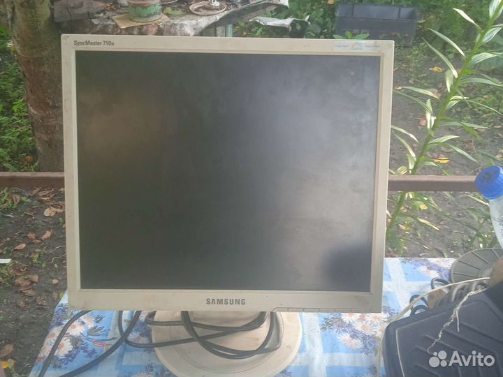 Монитор Samsung