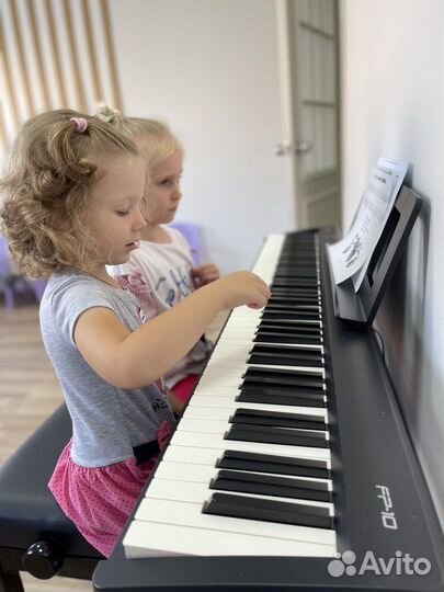 Уроки: вокал / гитара / фортепиано / скрипка