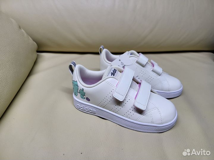 Кроссовки Adidas новые детские 26 1/2 р