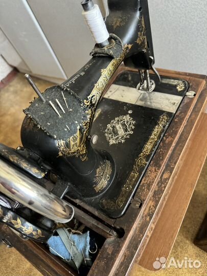 Ручная швейная машинка зингер