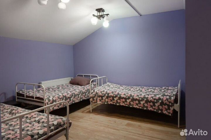 Сиделка для пожилого человека с медицинским уходом