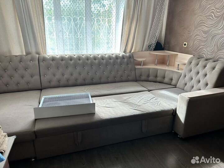 Большой угловой диван