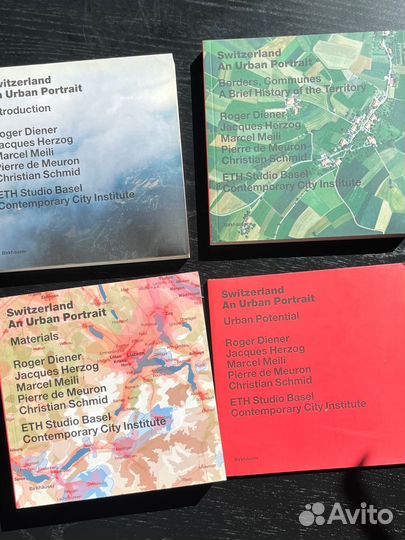 Книги Switzerland An Urban Portrait