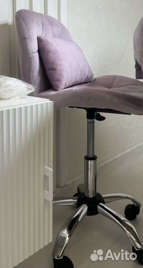 Стул для визажиста бу