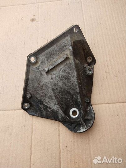 Кронштейн крепление двигателя левое bmw е60 м54