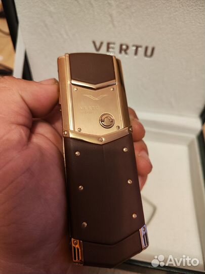 Vertu Signature M Design Rose Gold Pink Sapphires