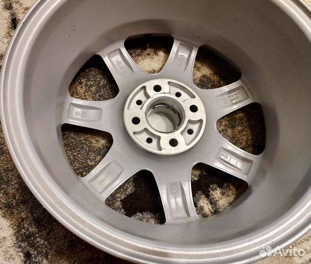 Литой диск r14