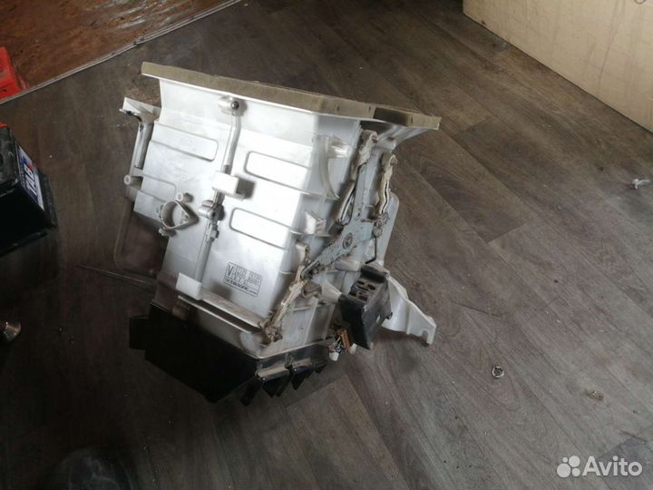 Корпус печки ниссан блюберд u14