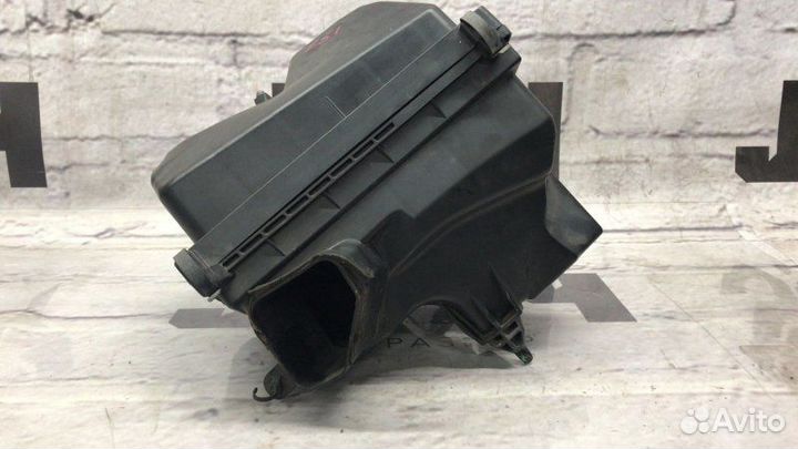 Корпус воздушного фильтра передний Nissan Murano