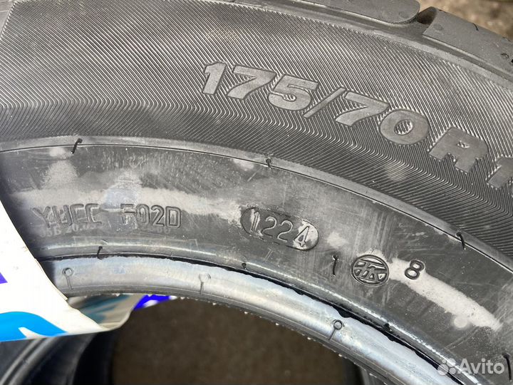 Viatti Strada Asimmetrico V-130 175/70 R13 82H