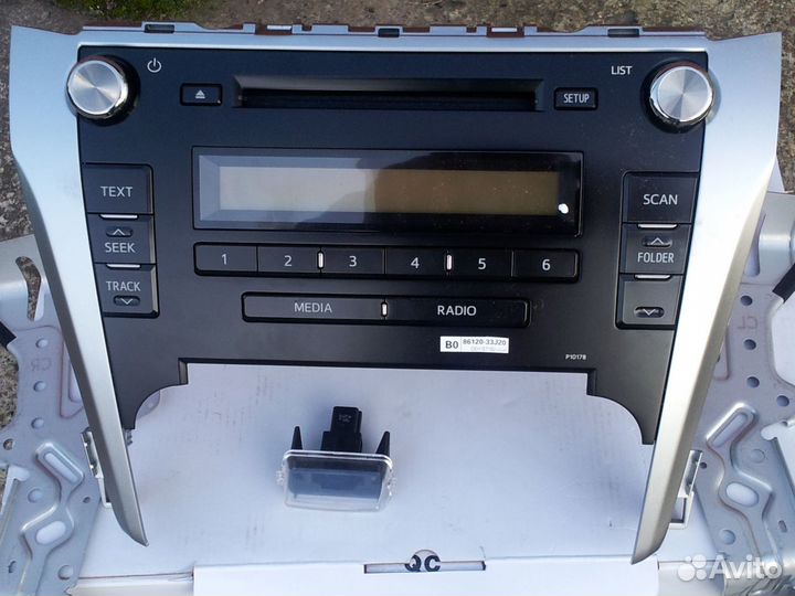 Штатная магнитола Тойота Камри (2012 + )