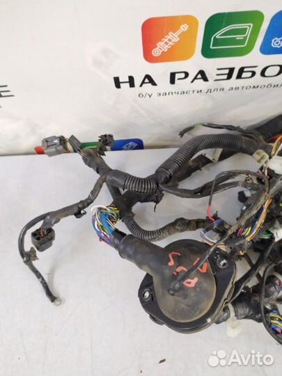 Проводка двигателя правая Mitsubishi Pajero Sport